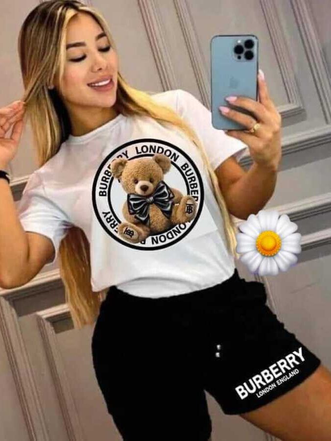 Conjunto para mujer pantaloneta tipo short y camiseta Burberry