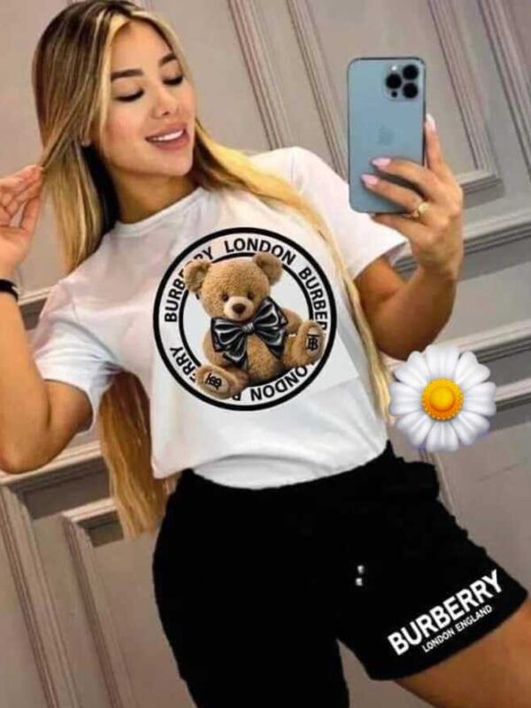 Conjunto para mujer pantaloneta tipo short y camiseta Burberry