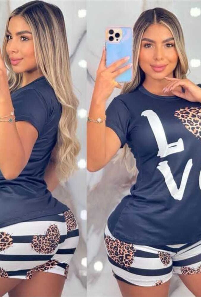 Pijama short y camiseta con corazones en animal style