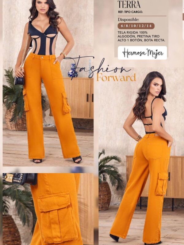 Pantalón para mujer tipo cargo en bota recta y bolsillos anchos