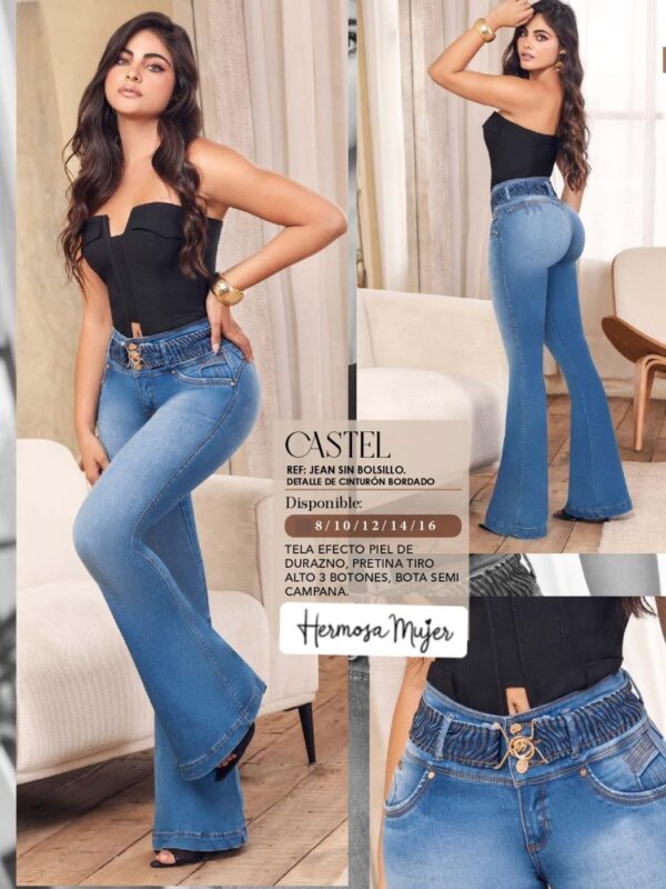 Jean push up en bota campana con tres botones