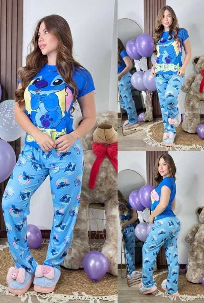 Pijama para mujer  con gran estampado de Stitch