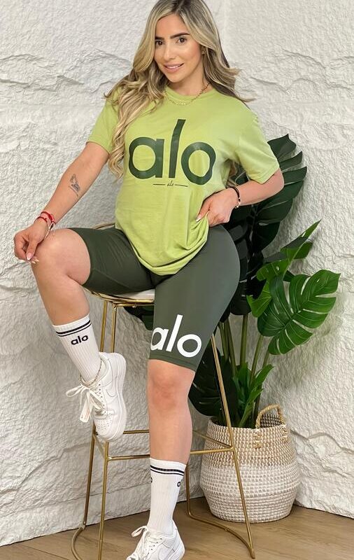 Conjunto para mujer biker y camiseta alo