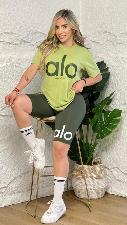 Conjunto para mujer biker y camiseta alo