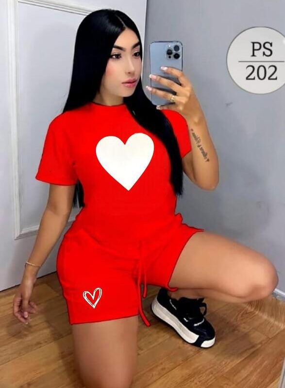 Conjunto deportivo short y camiseta para mujer