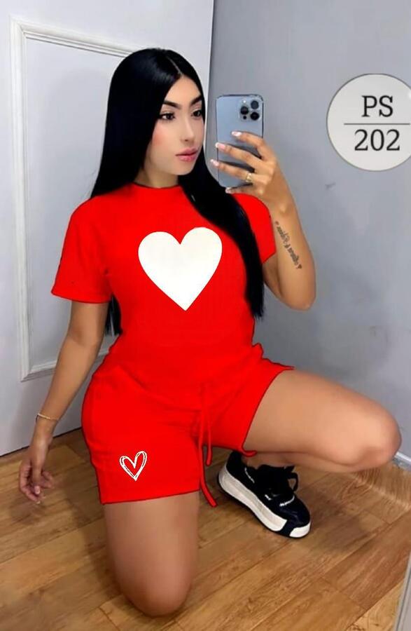 Conjunto deportivo short y camiseta para mujer