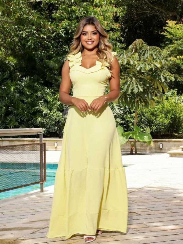 Vestido largo elegante con tirantes decorados