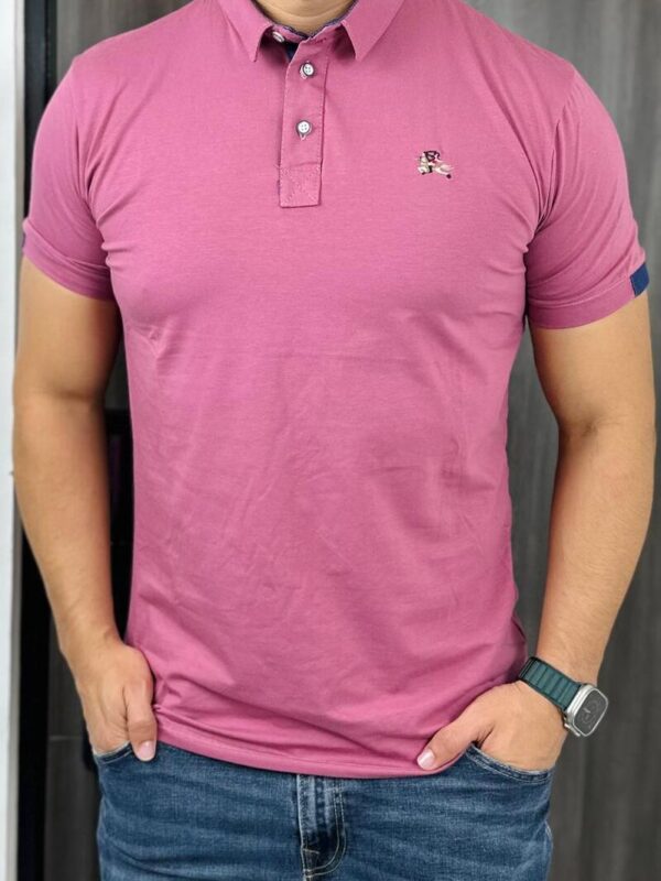Camiseta para hombre tipo polo con cuello de tres botones