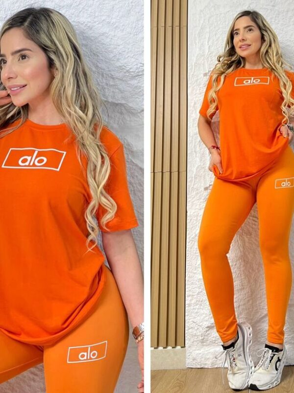 Conjunto deportivo leggins y camiseta con estampado