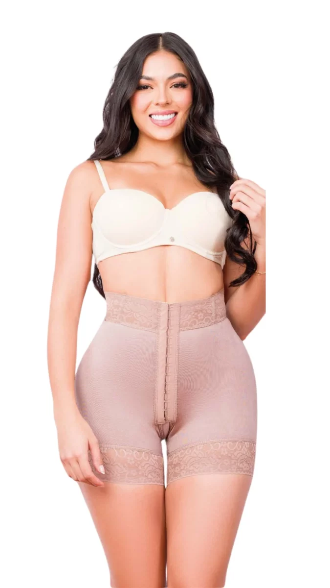 FAJAS COLOMBIANAS SHORT SEMI-CORTO, CON CONTROL DE ABDOMEN, LEVANTA GLUTEOS, CON BROCHE EN TELA BIDIRECCIONAL REF 1100