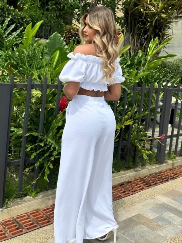 Conjunto pantalon y top con mangas cortas perfecto para el verano