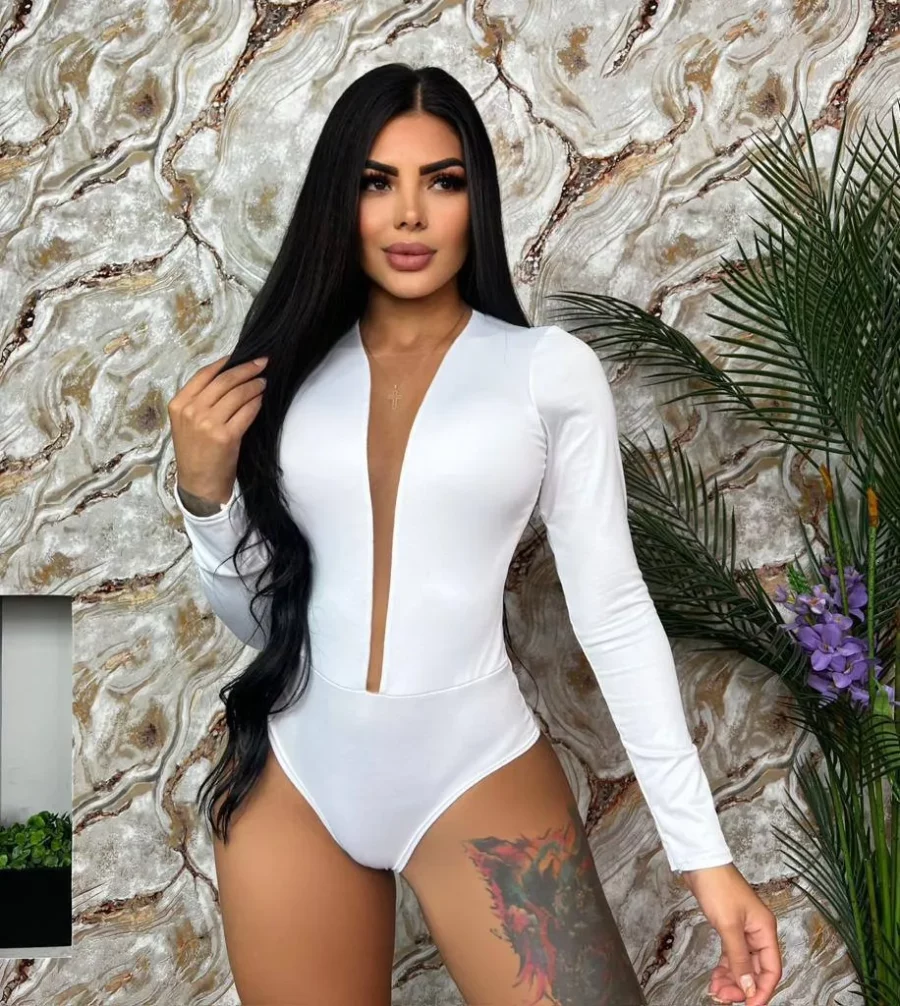 Body ajustado con escote y malla transparente