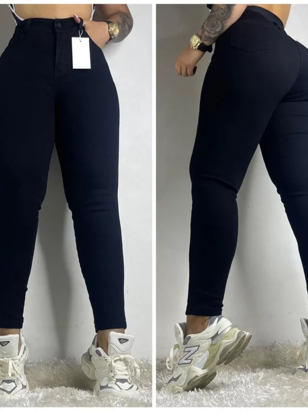 Jean ajustado con push up negro