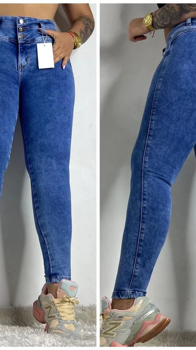 Jean push up azul oscuro bota tubo
