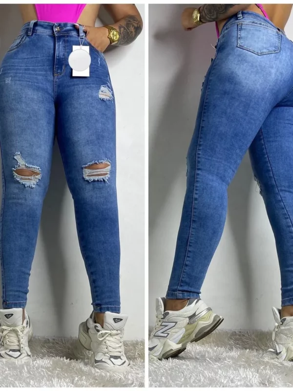 Jean Push Up azul claro con rotos