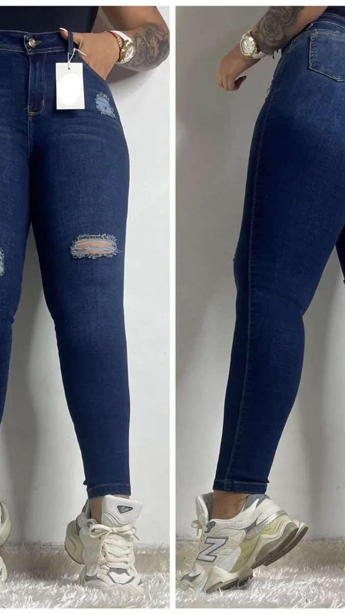 Jean Push Up azul oscuro con rotos