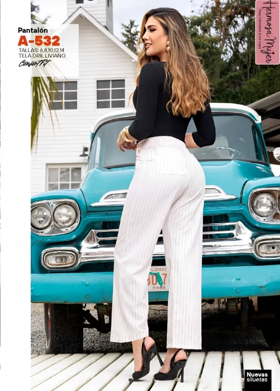 Pantalones blancos con rayas negras bota ancha