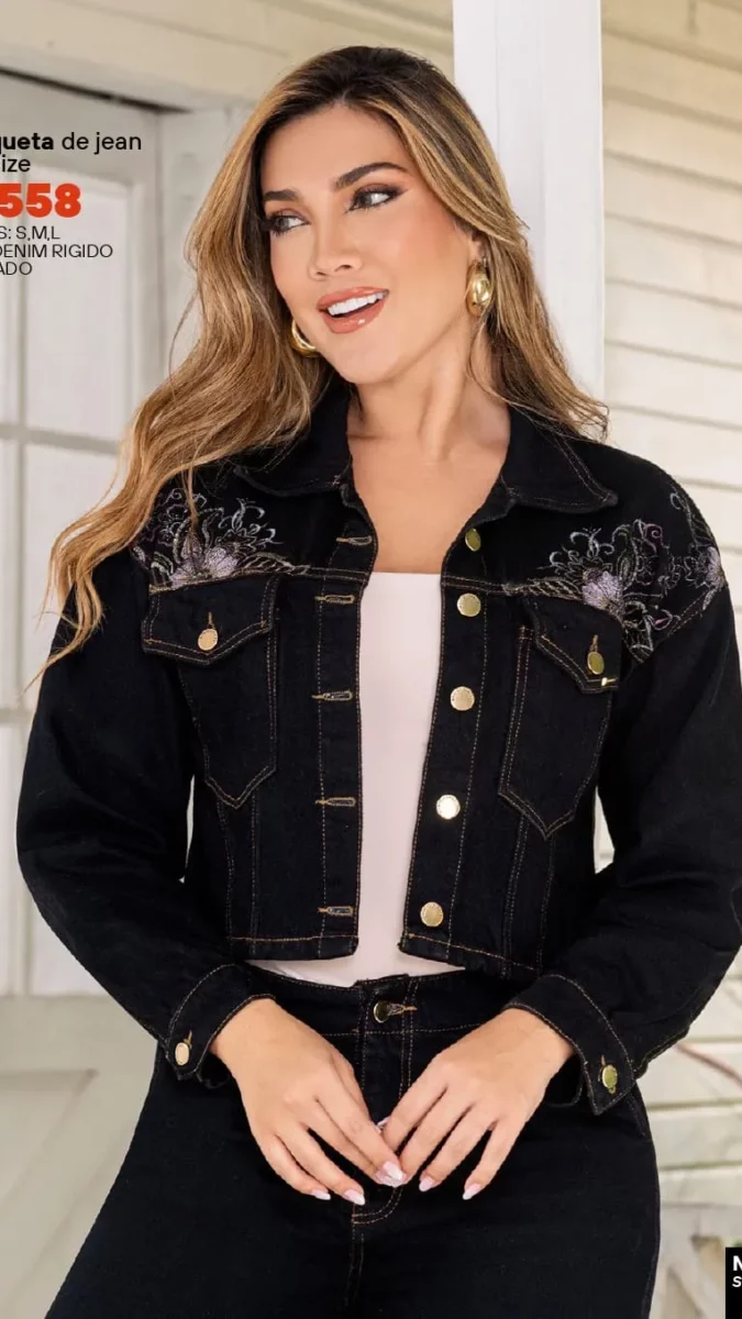 chaqueta oversize con diseño floral