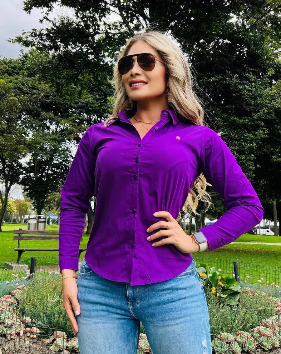 Blusa de manga larga con botones unicolor licrada - Image 3