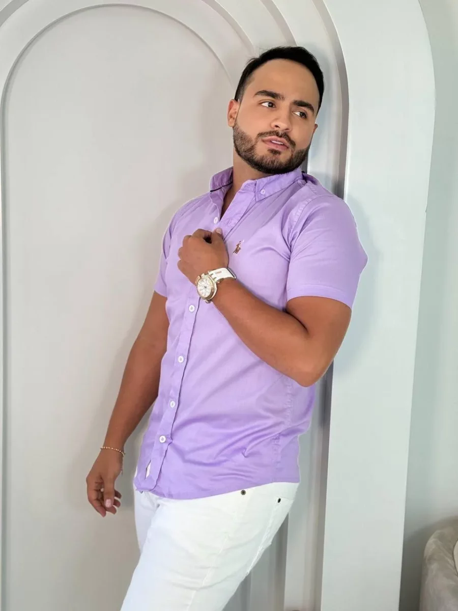 La Camisa de Manga Corta para Hombre Versátil - Image 2