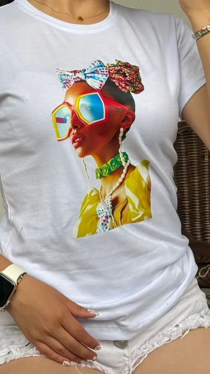 Camisa con estampado y cuello redondo