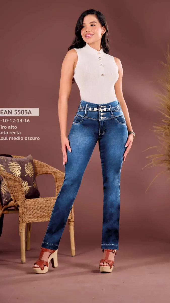 Jean push up bota recta con cinturon de boton
