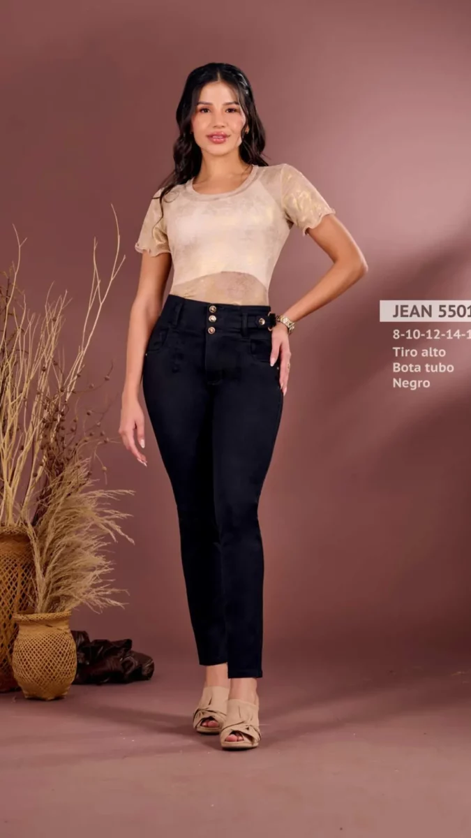 Jean push up skinny con accesorio en la cintura