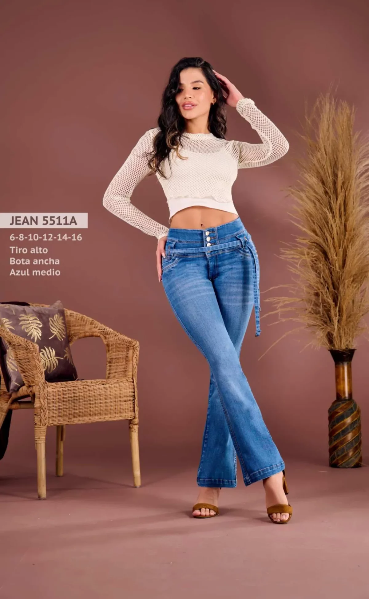 Jean push up con bota ancha y tiro alto en piel de durazno - Image 3