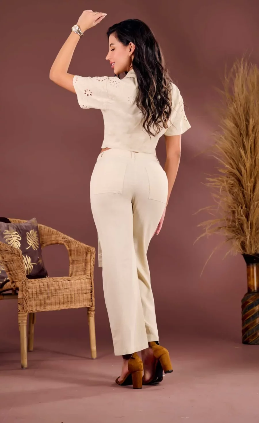 Pantalon formal en bota recta con tira - Image 2