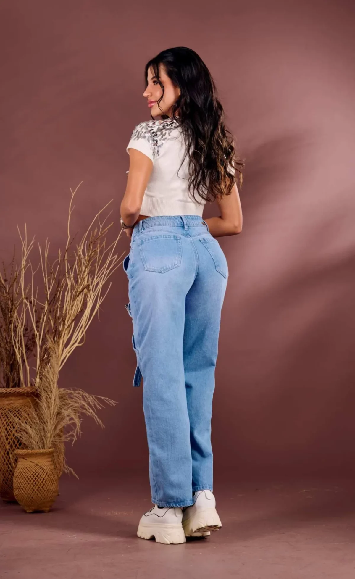 Jean ancho en bota recta con cintron y broche - Image 2