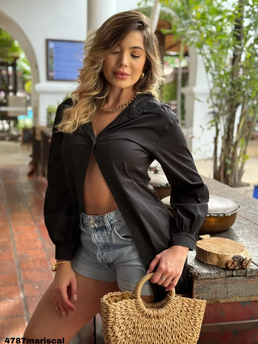 Blusa larga con manga farol y botones para mujer - Image 4