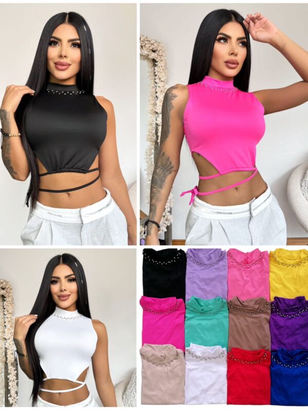 Crop top con detalle de perlas y cintas ajustables