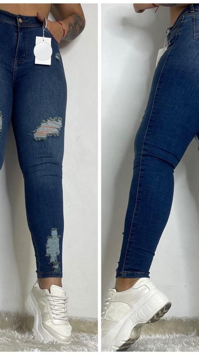 Jean push up bota tubo con bolsillos y rotos oscuro