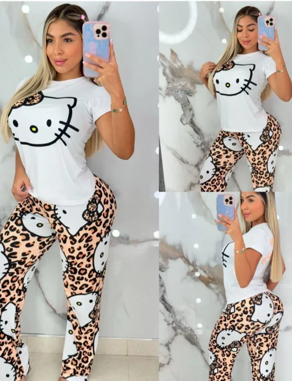 Pijama de dos piezas con diseño de hello kitty beige Talla unica