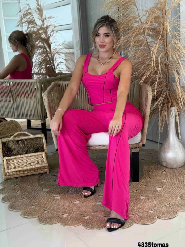 Conjunto de 2 piezas con pantalon y diseño de lineas talla unica