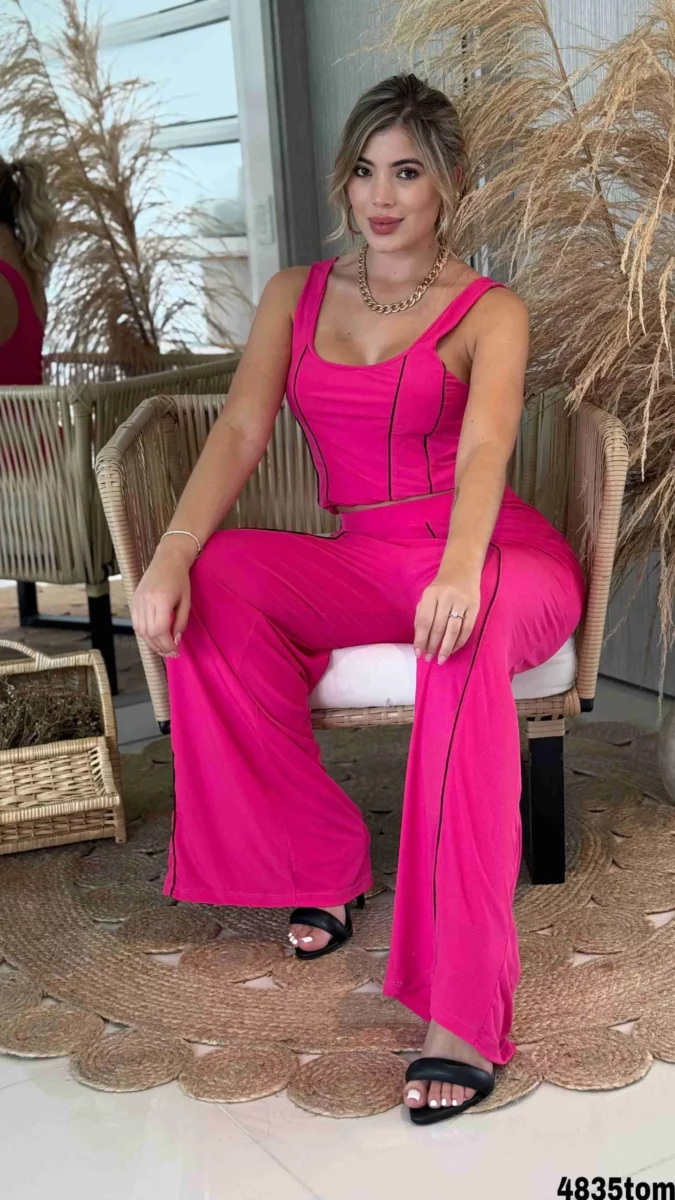 Conjunto de 2 piezas con pantalon y diseño de lineas talla unica