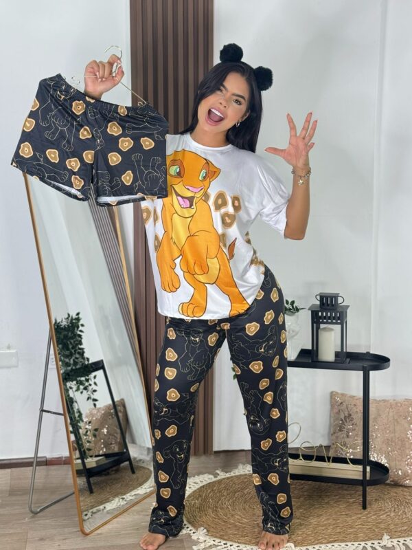 Pijama negra con estampado de simba