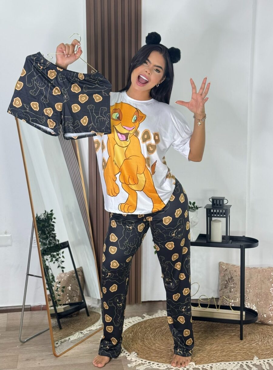 Pijama negra con estampado de simba