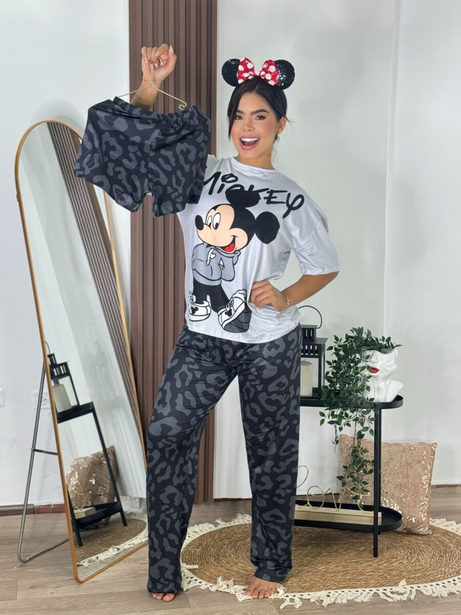 Pijama negra con estampado de Mickey Mouse