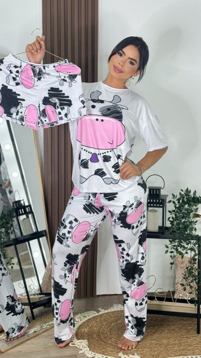 Pijama blanca y rosado con estampado de vaca