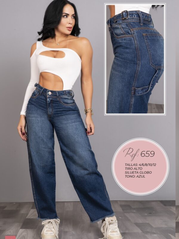 Jean ancho push up con diseño en la cintura y diseño debajo de los bolsillos