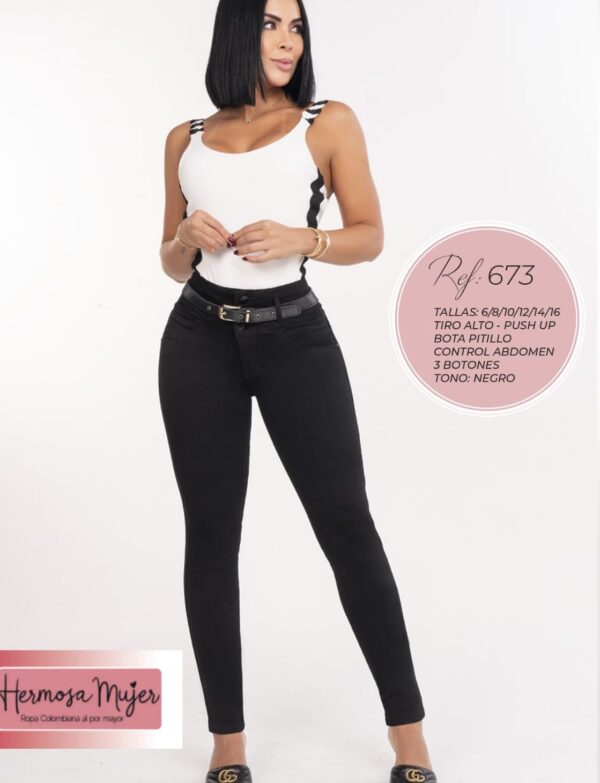 Jean push up ajustado con control de abdomen
