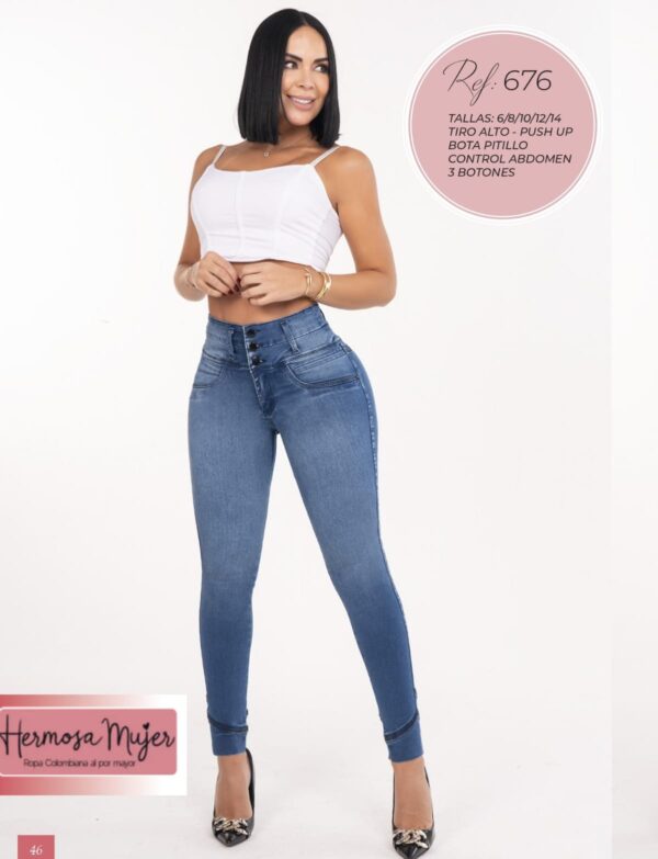 Jean skinny push up levanta cola con tres botones sin bolsillos traseros