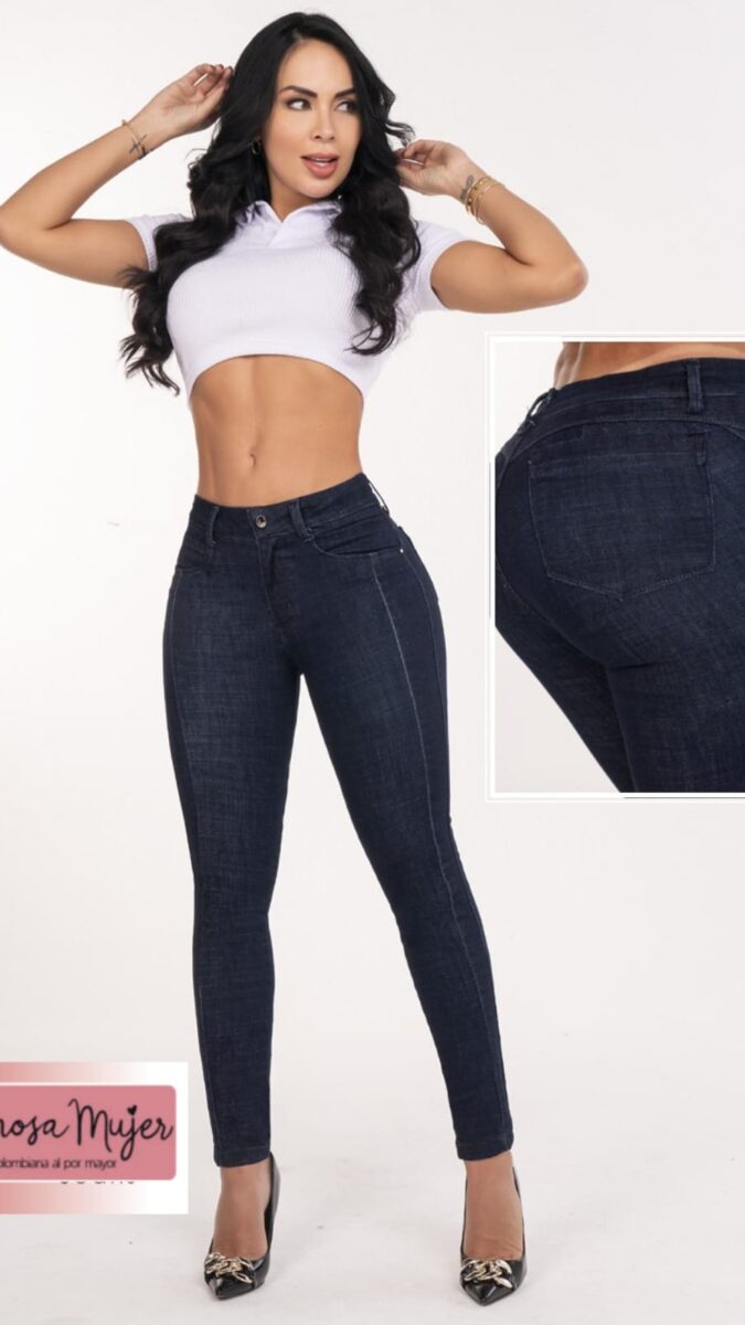 Jean bota pitillo push up estilo ochentero en mezclilla con 3 botones