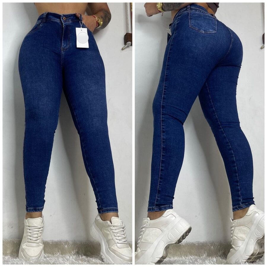 Jean push up bota tubo con bolsillos oscuro