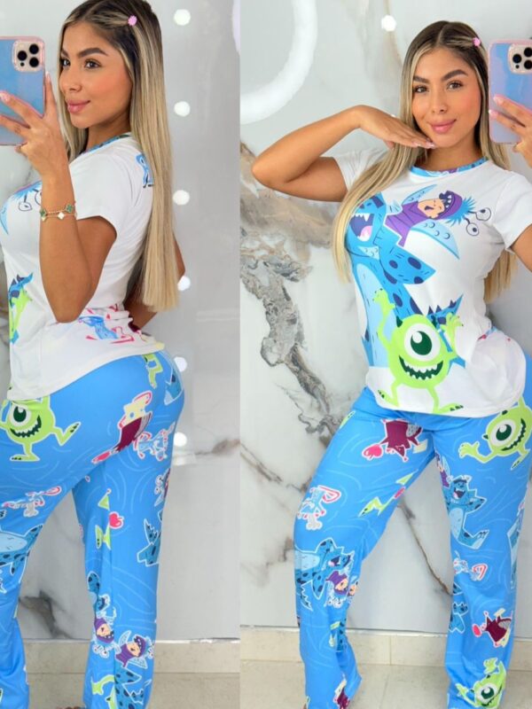 Pijama azul claro con estampado de monsters, inc