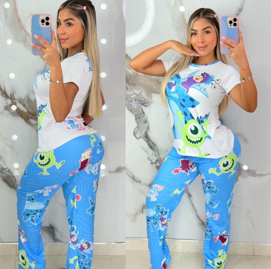Pijama azul claro con estampado de monsters, inc