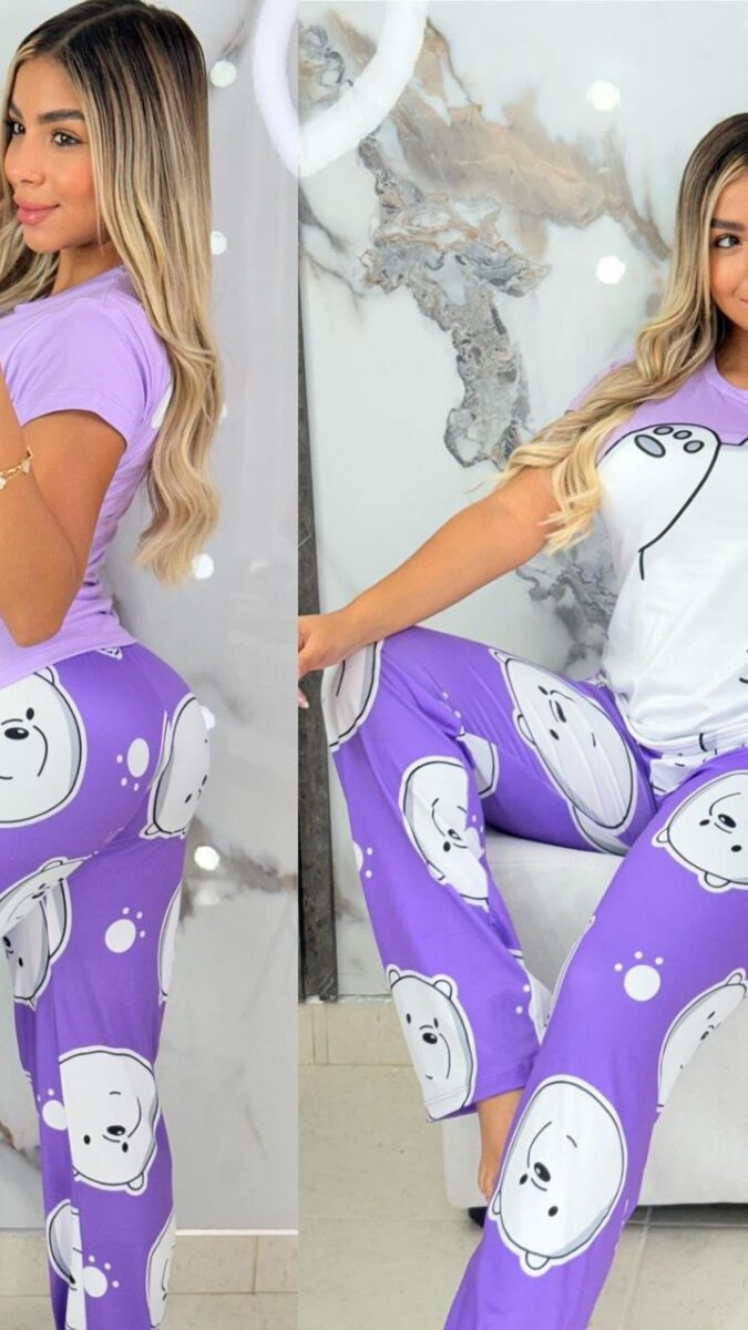Pijama morada con estampado de polar