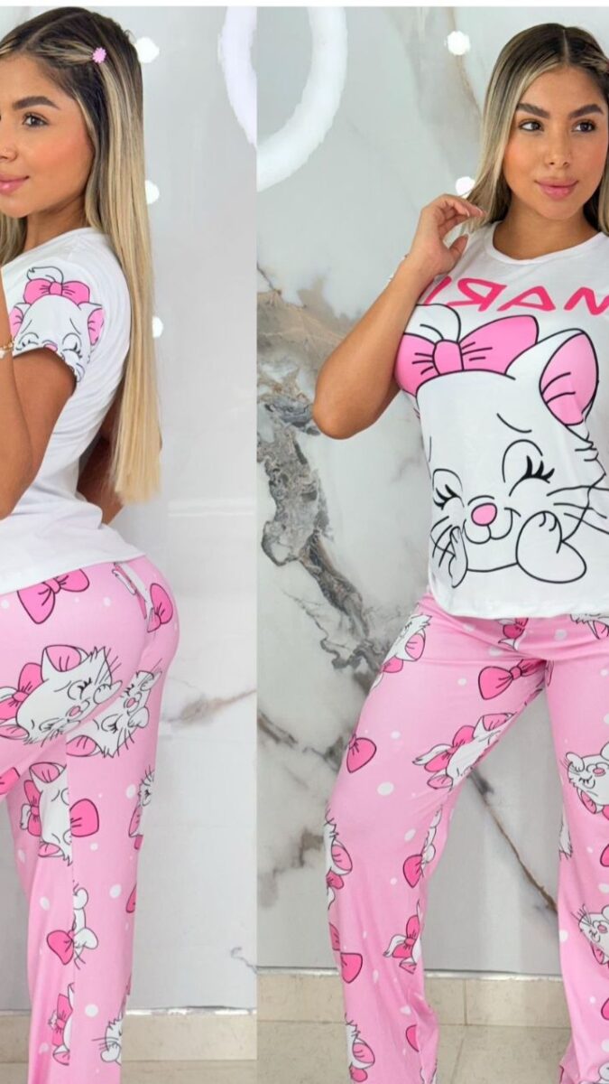 Pijama rosada con estampado de marie de los aristogatos