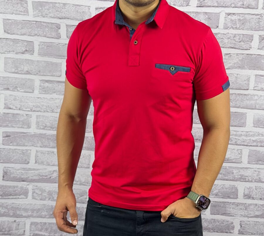 Camiseta de hombre con cuello de botones y bolsillo en el pecho